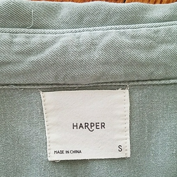 Ladies soft green, ling sleeve blouse - Picture 4 of 4